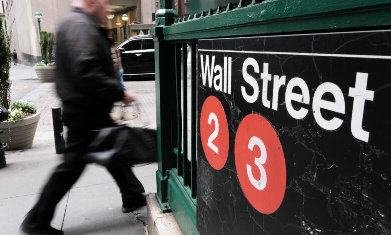 15 stocks with dividend growth history expected to deliver again this year