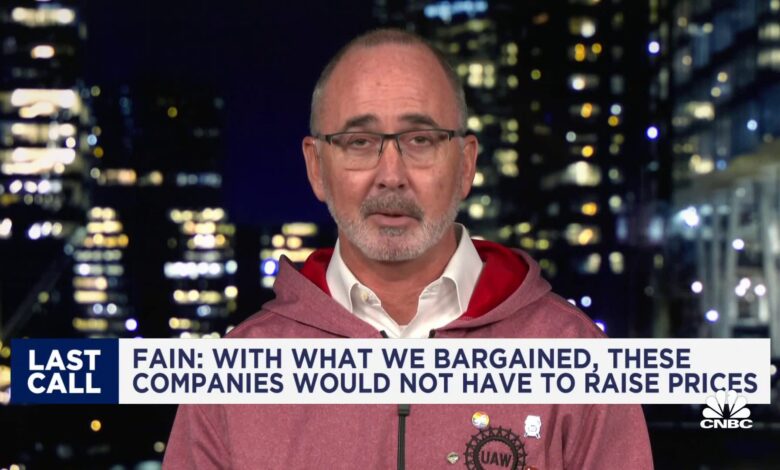 The billionaire class wants to make workers afraid of fighting for their fair share